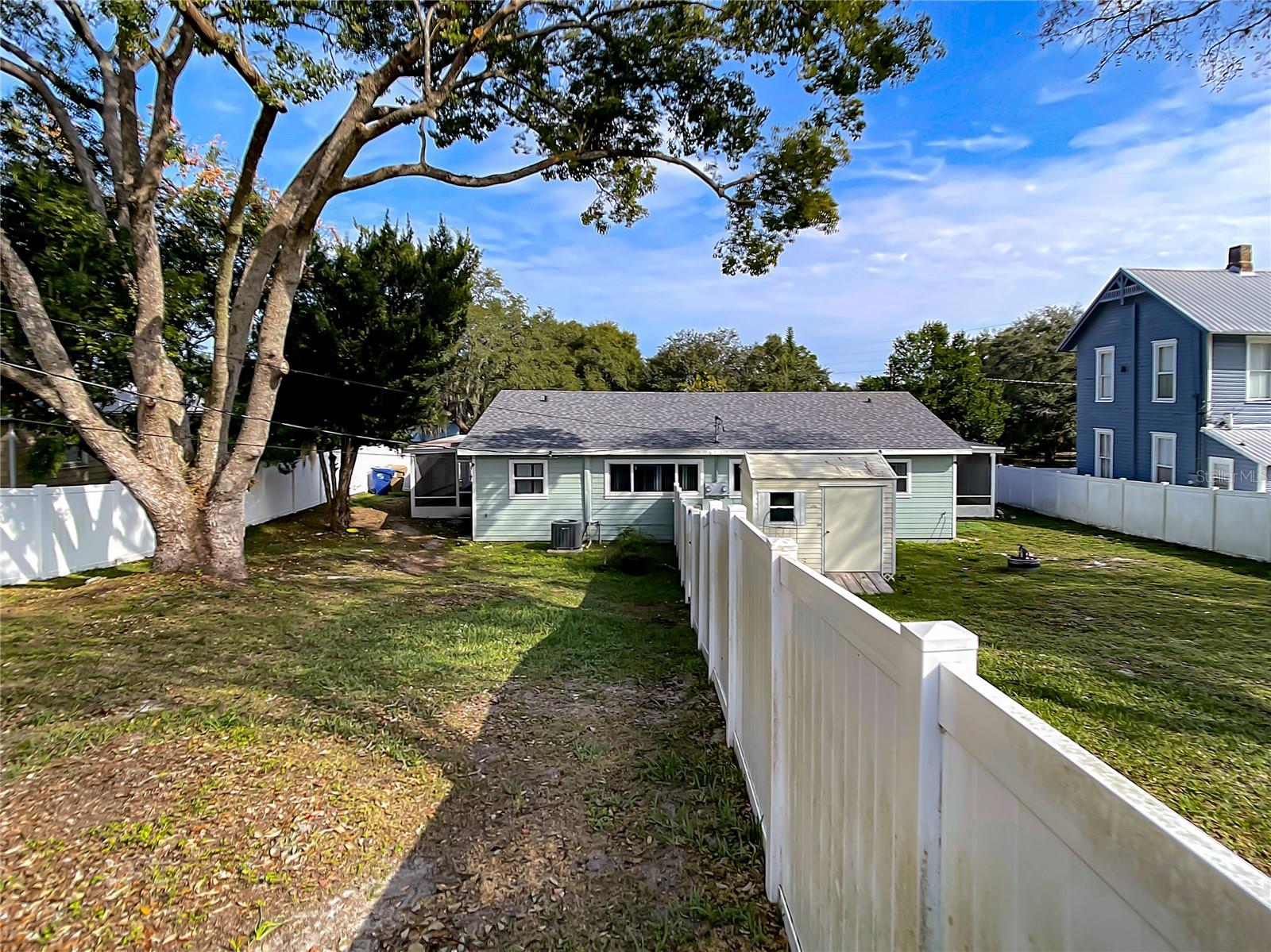 GROVELAND - Residential Lease