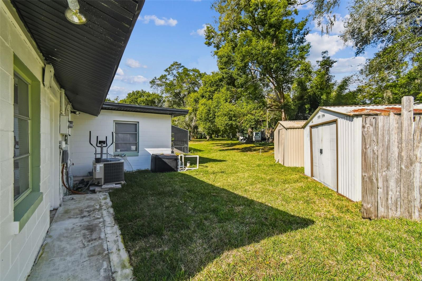 MOUNT PLYMOUTH - Residential