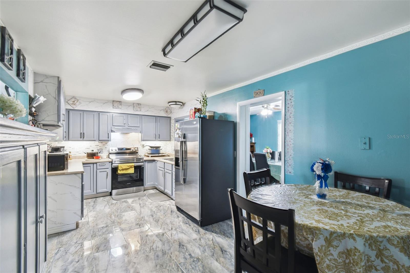 MOUNT PLYMOUTH - Residential