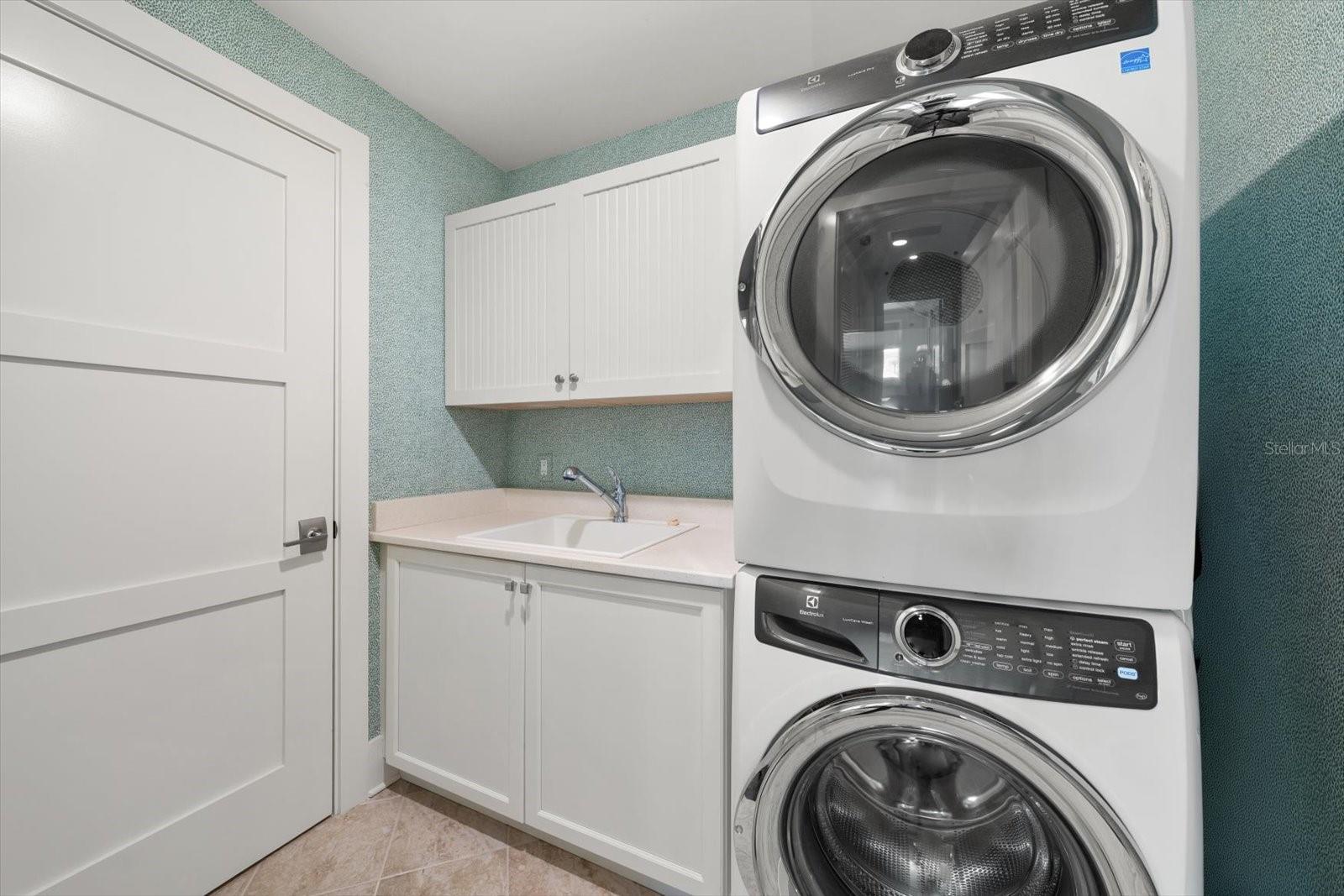 RESIDENCES AT BELLEVIEW PLACE CONDO - Residential