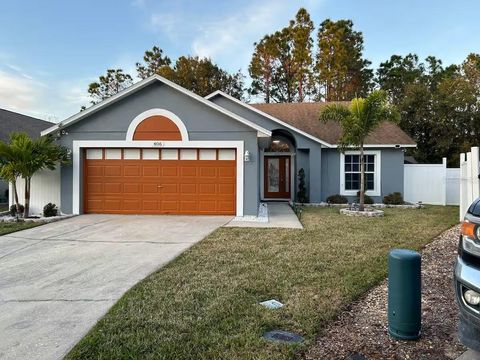 Photo of 406 Lake Shore Parkway, Davenport, FL 33896 (MLS # S5138379)