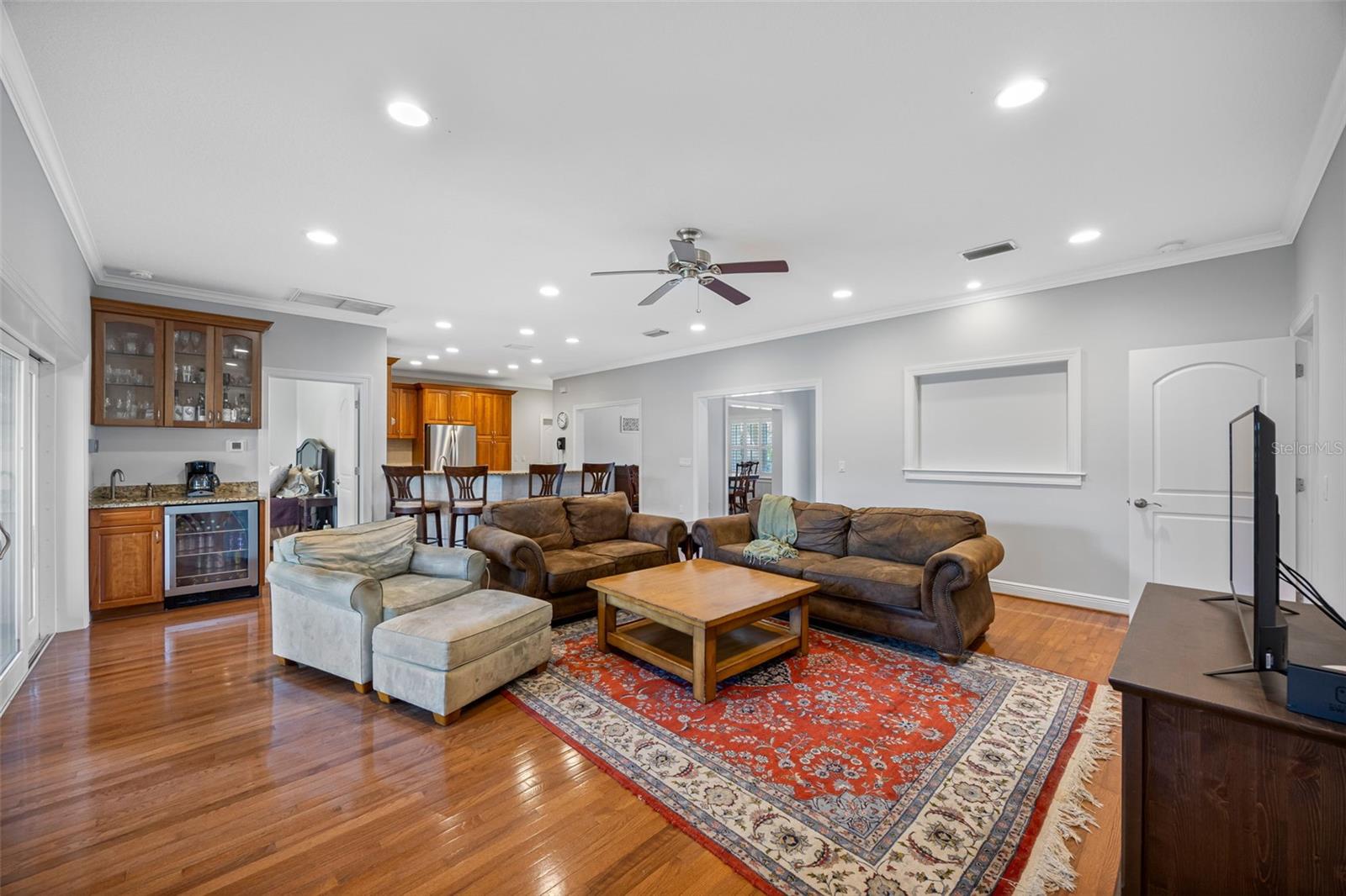 926 CORDOVA BOULEVARD NE