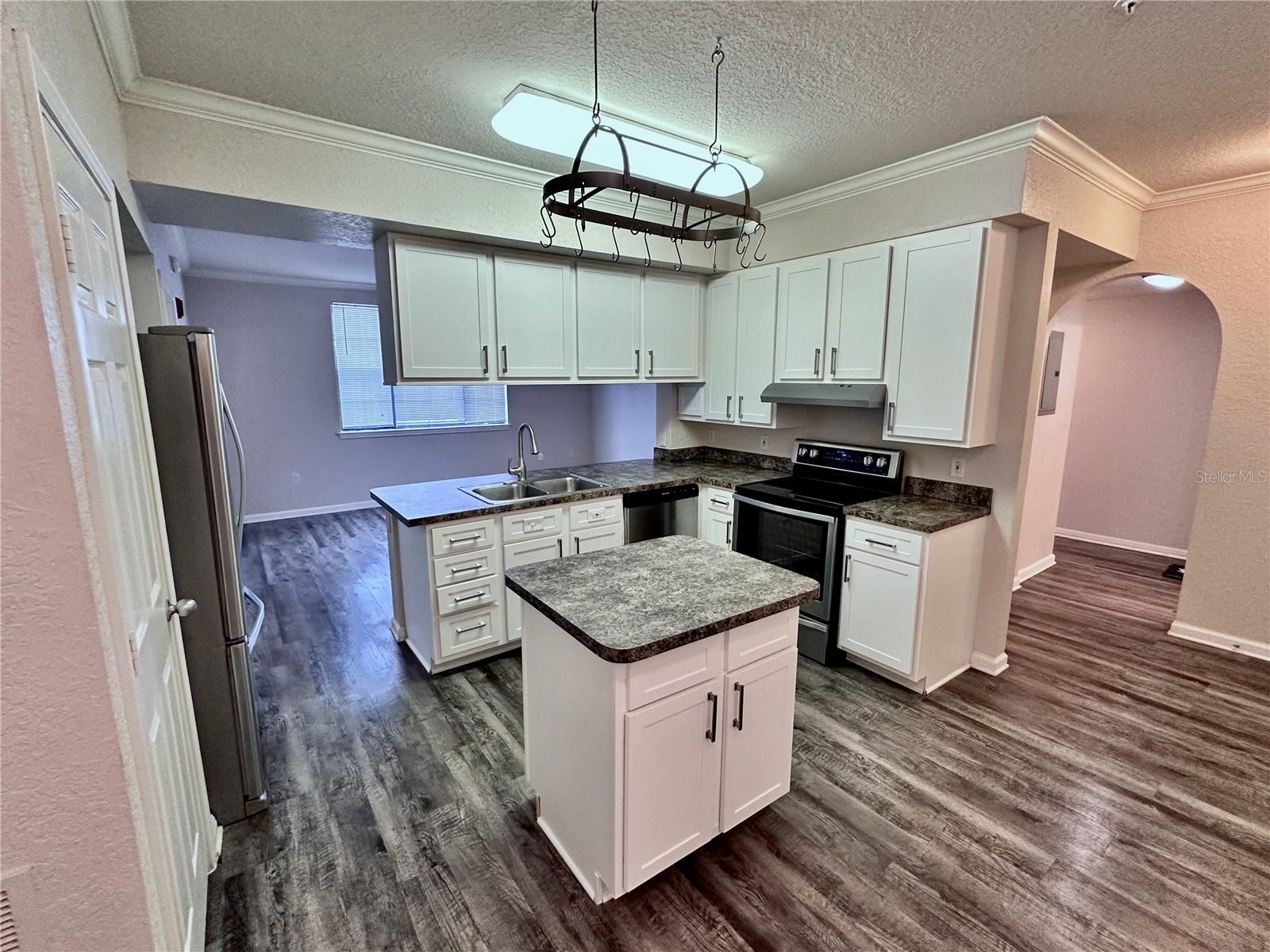 911 N ORANGE AVENUE 127