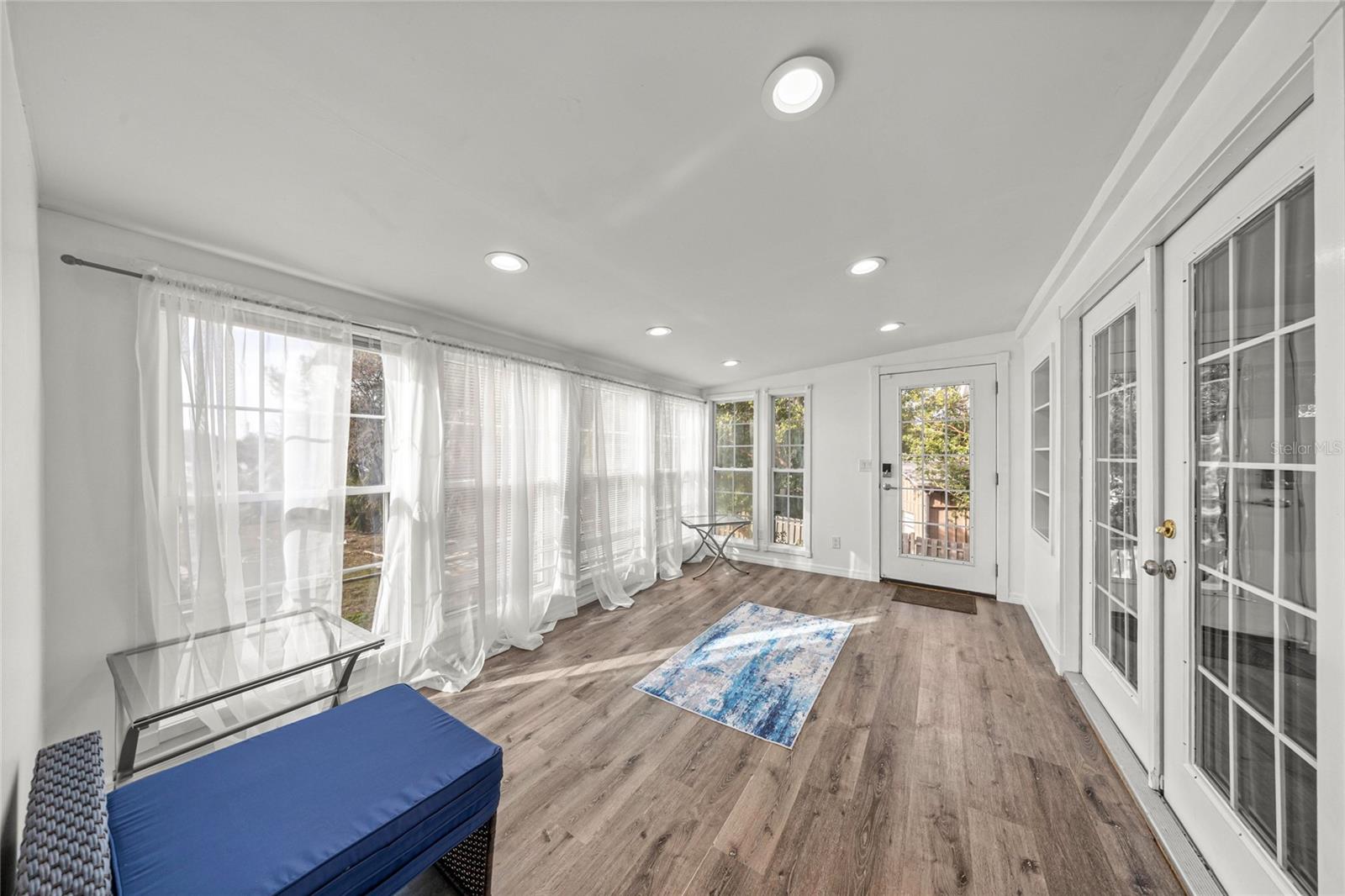 RESTVIEW RETS UNIT 01 - Residential