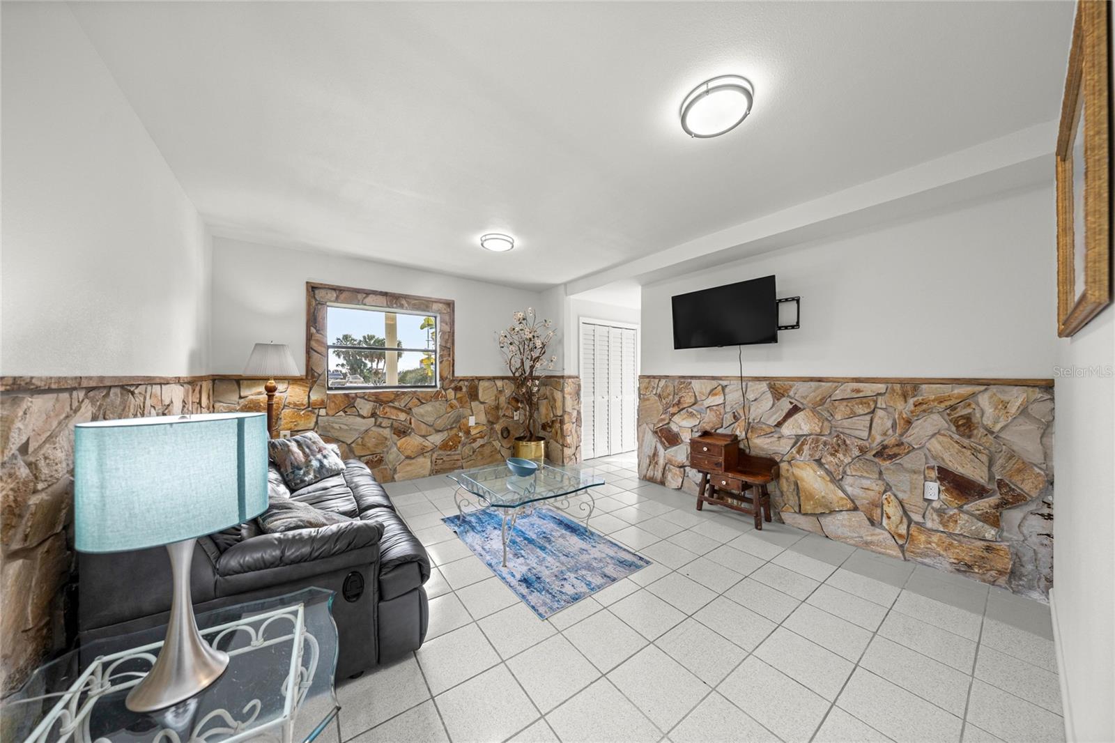 RESTVIEW RETS UNIT 01 - Residential