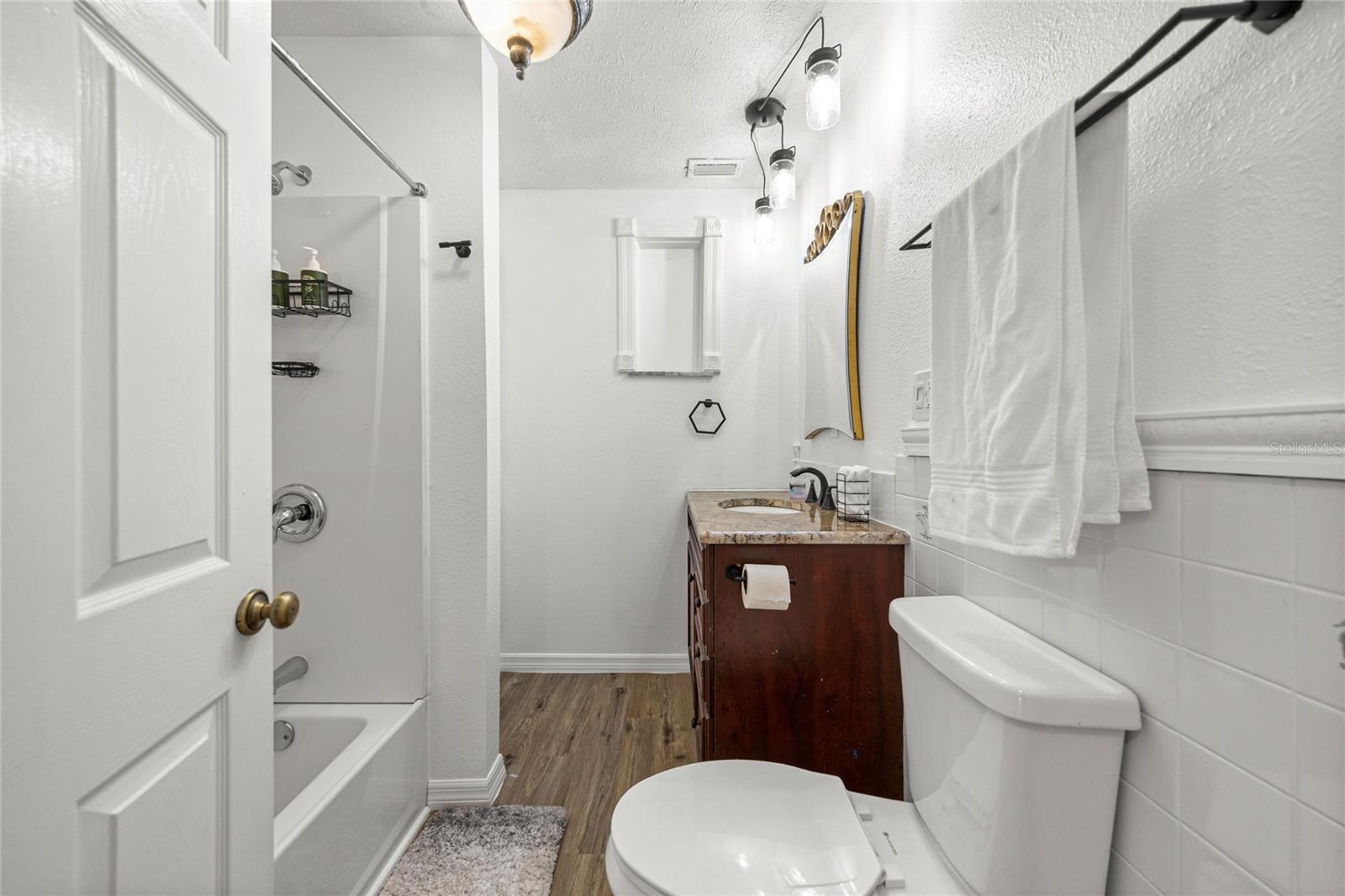 RESTVIEW RETS UNIT 01 - Residential