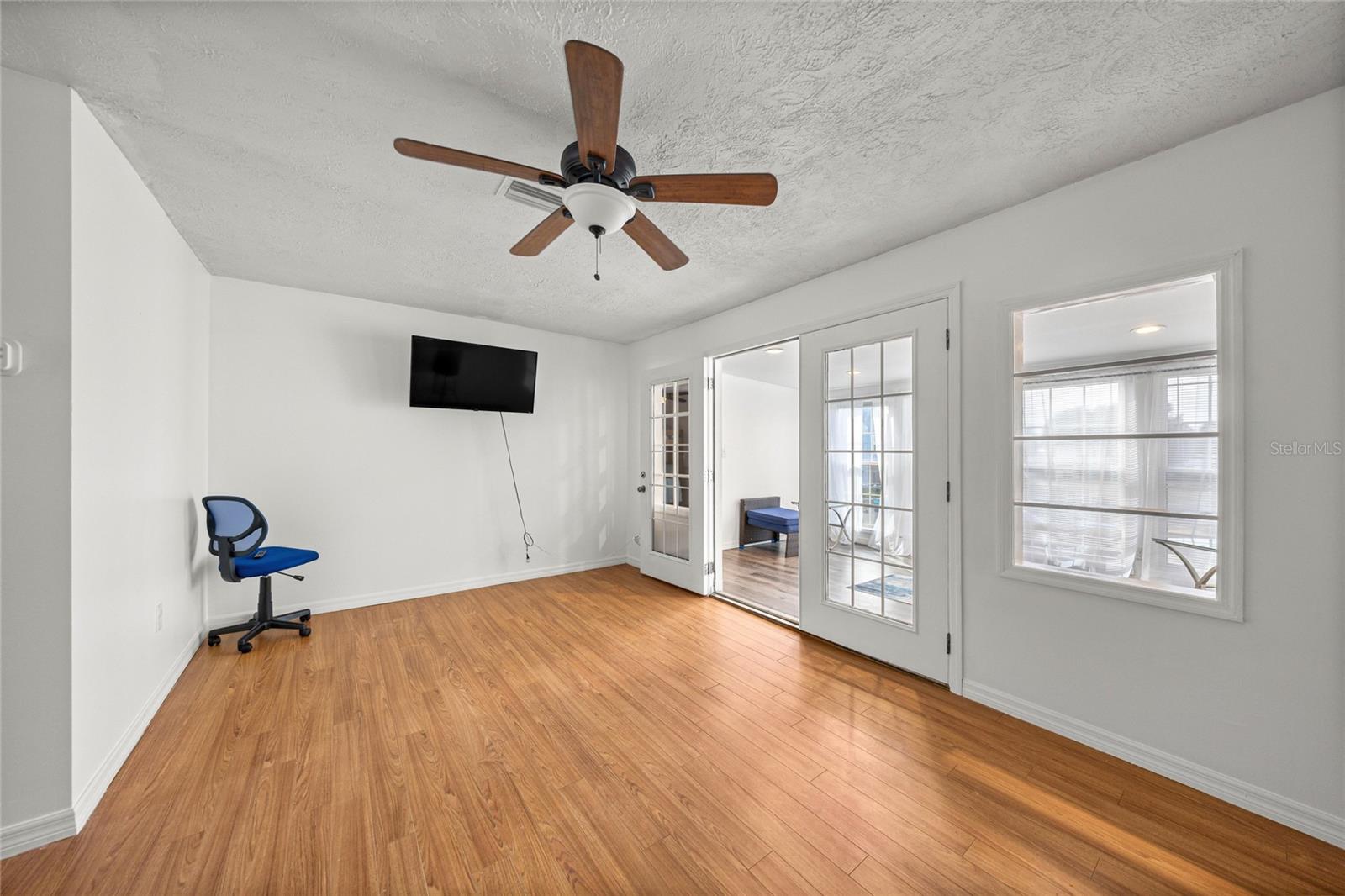 RESTVIEW RETS UNIT 01 - Residential