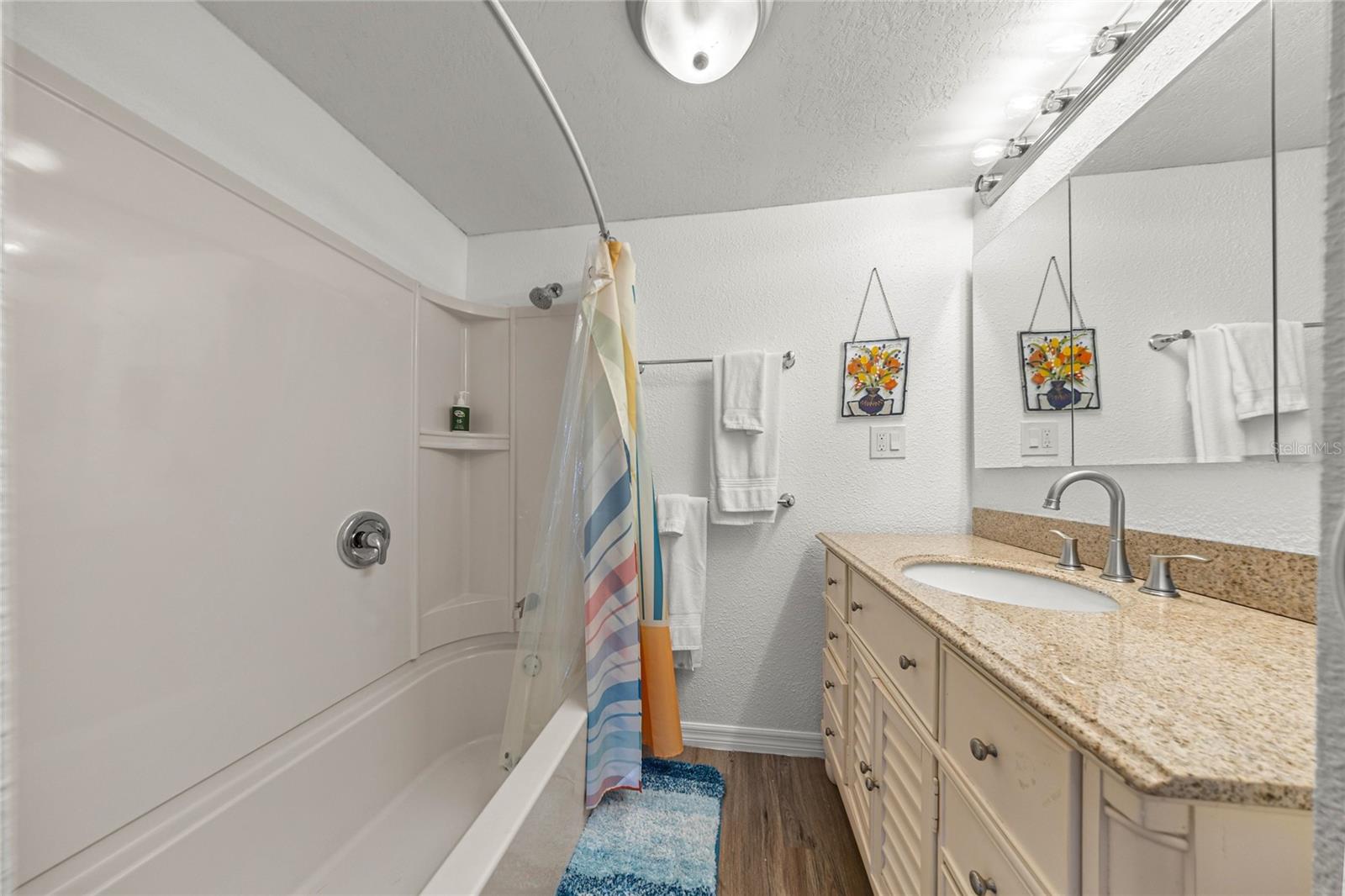 RESTVIEW RETS UNIT 01 - Residential