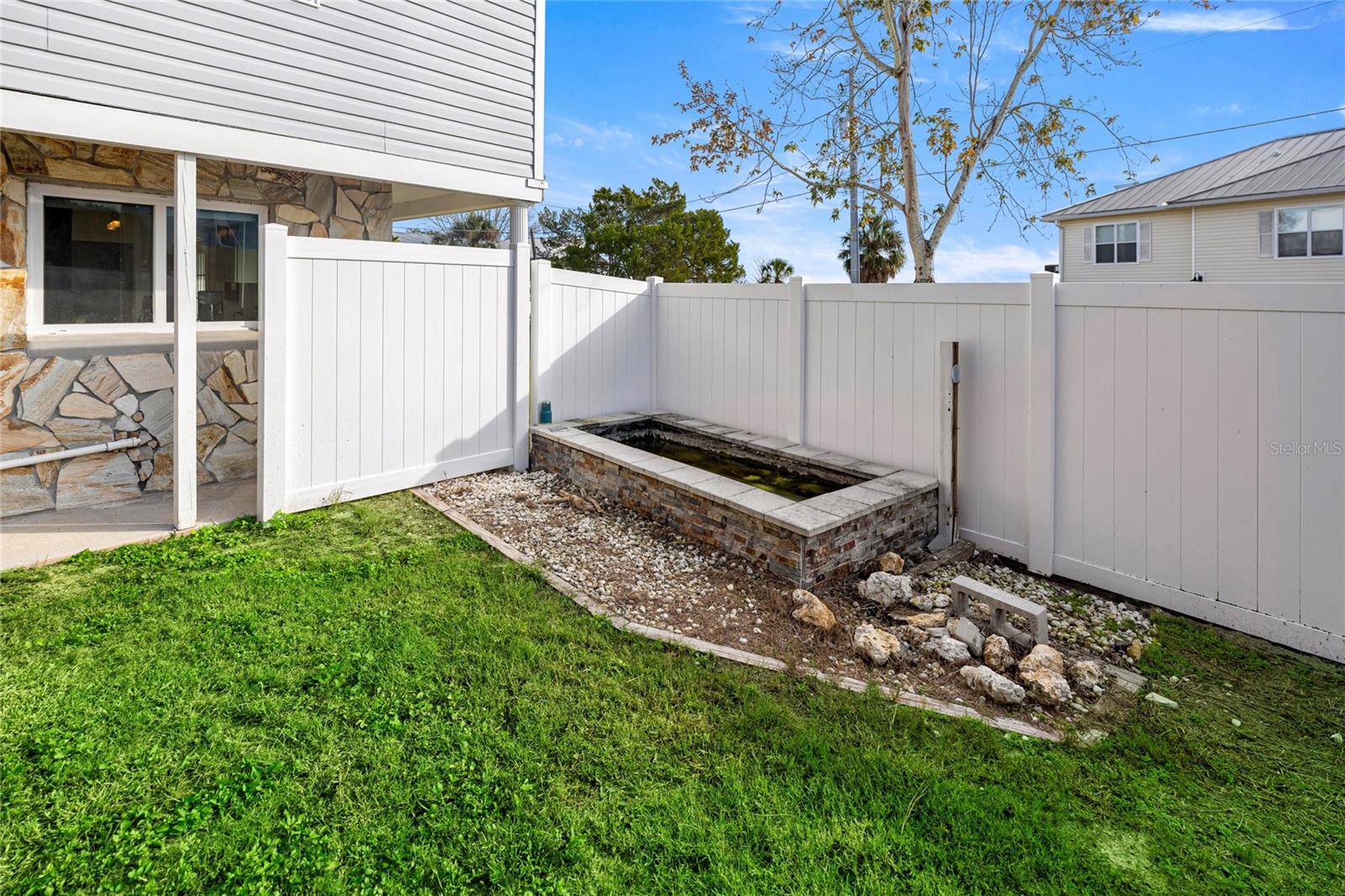 RESTVIEW RETS UNIT 01 - Residential