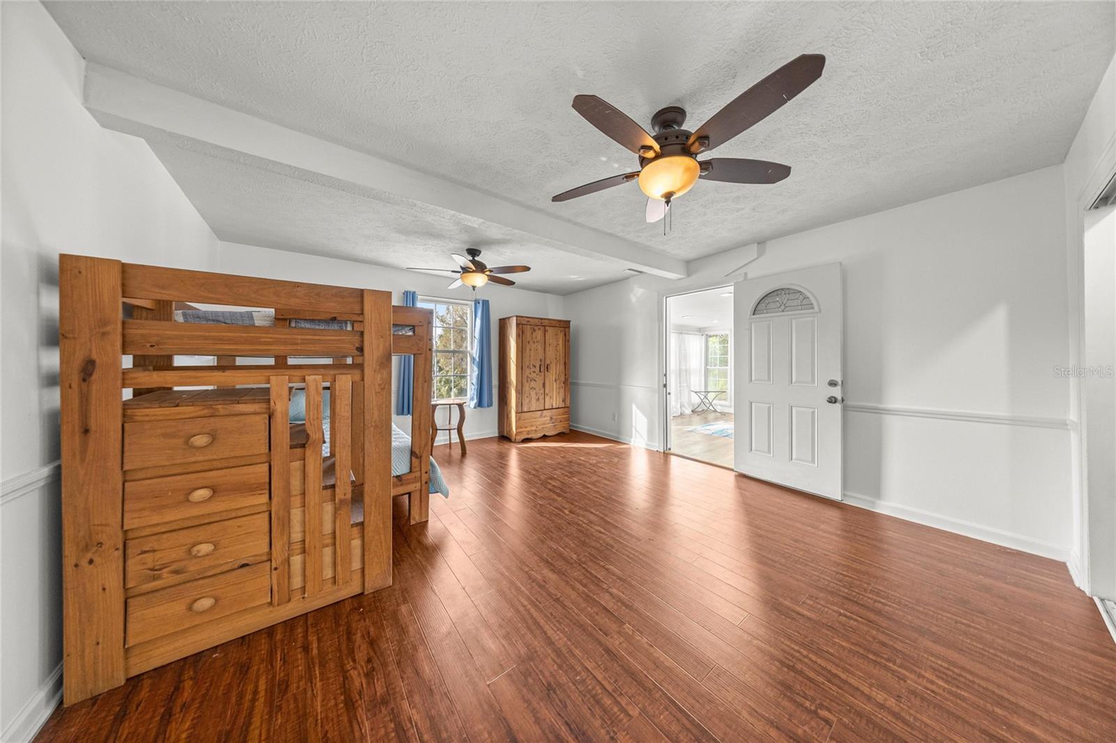 RESTVIEW RETS UNIT 01 - Residential