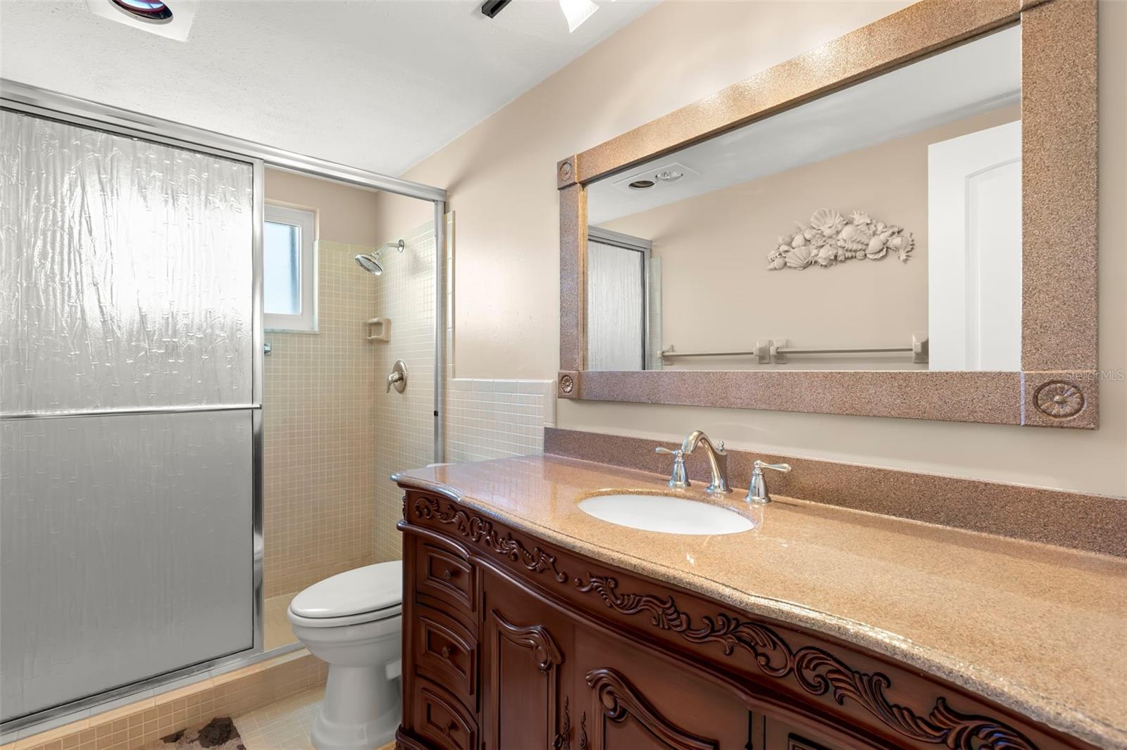 SHORE CREST BLDG - Residential