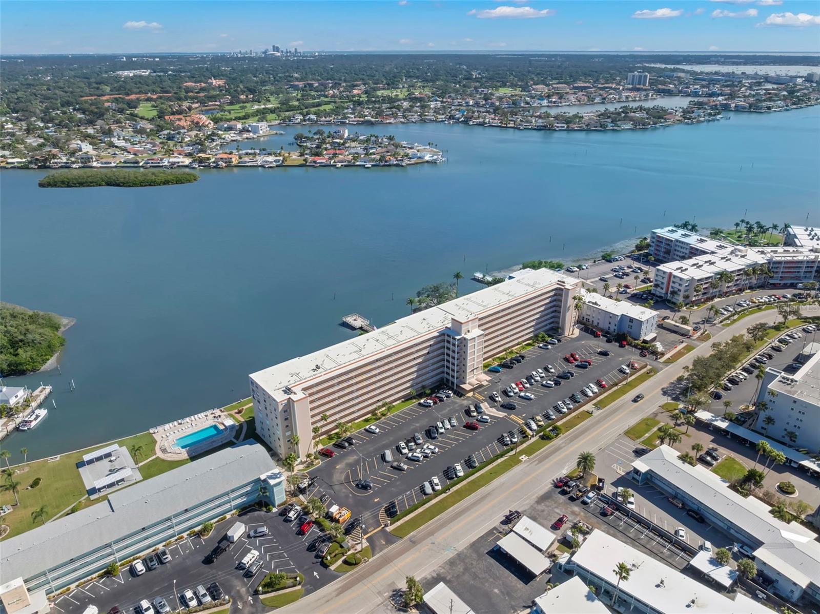 SHORE CREST BLDG - Residential