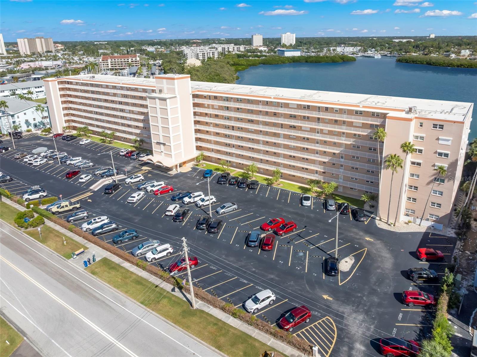 SHORE CREST BLDG - Residential