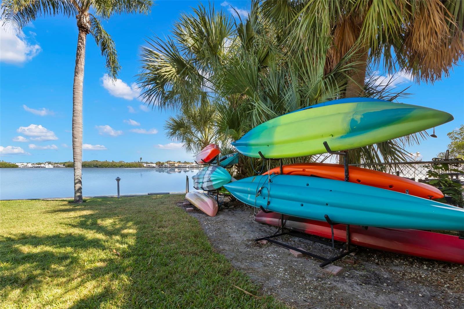 SHORE CREST BLDG - Residential