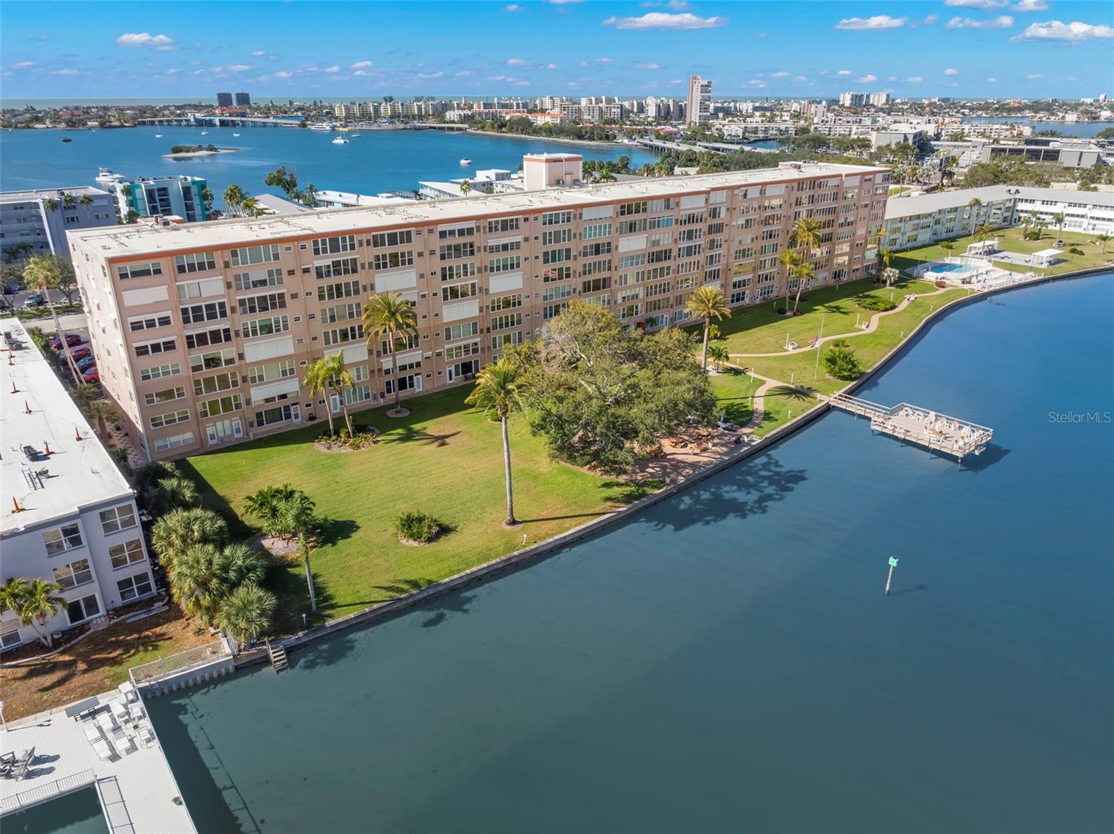 SHORE CREST BLDG - Residential