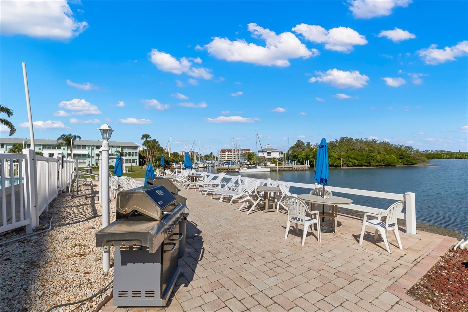 SHORE CREST BLDG - Residential