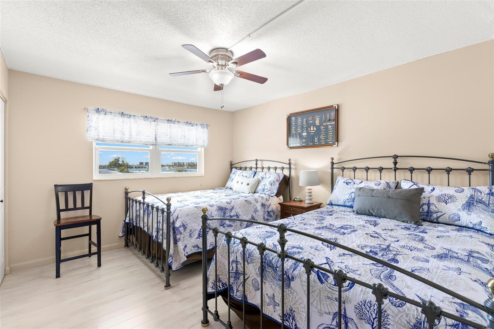 SHORE CREST BLDG - Residential