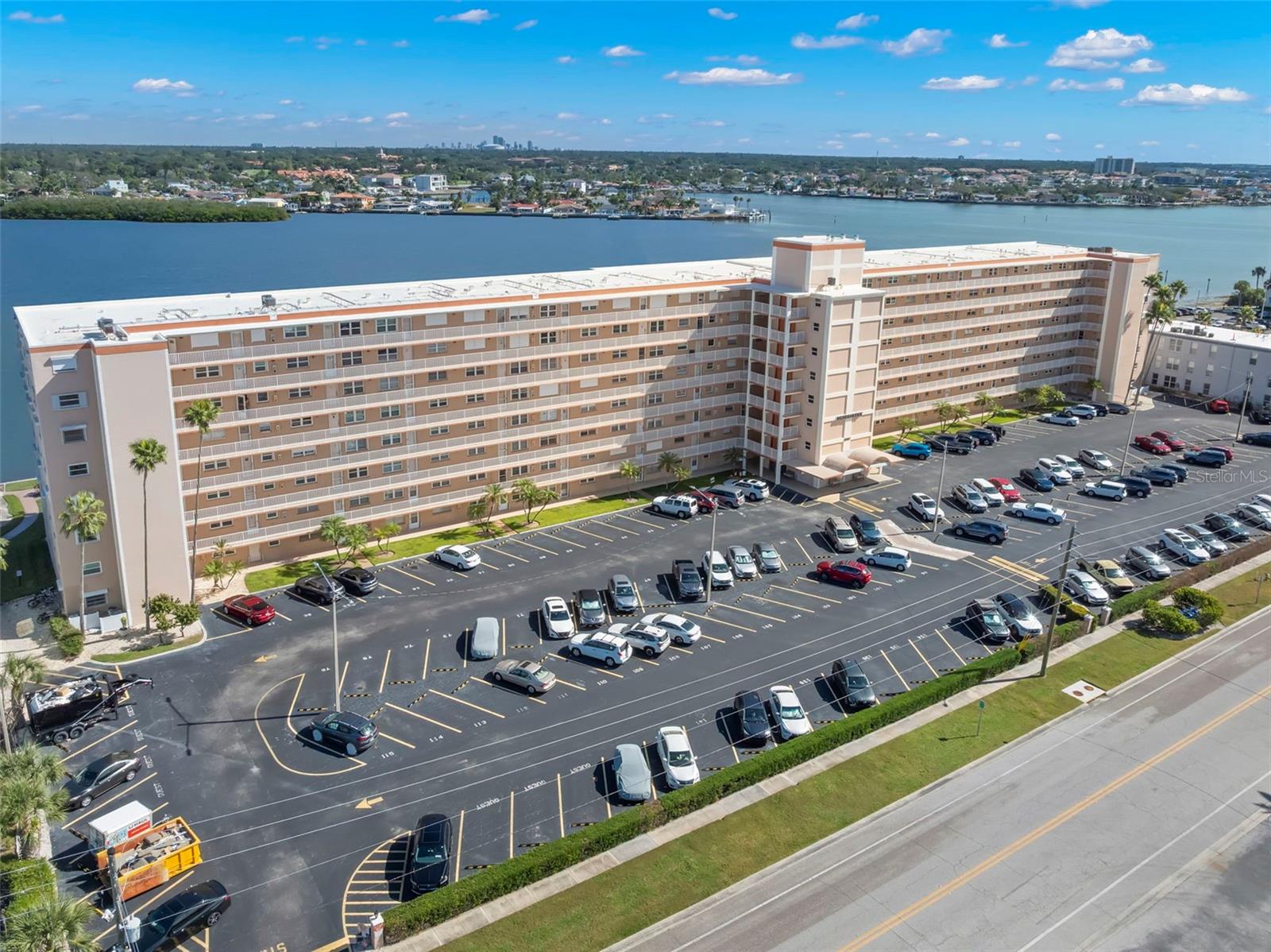 SHORE CREST BLDG - Residential