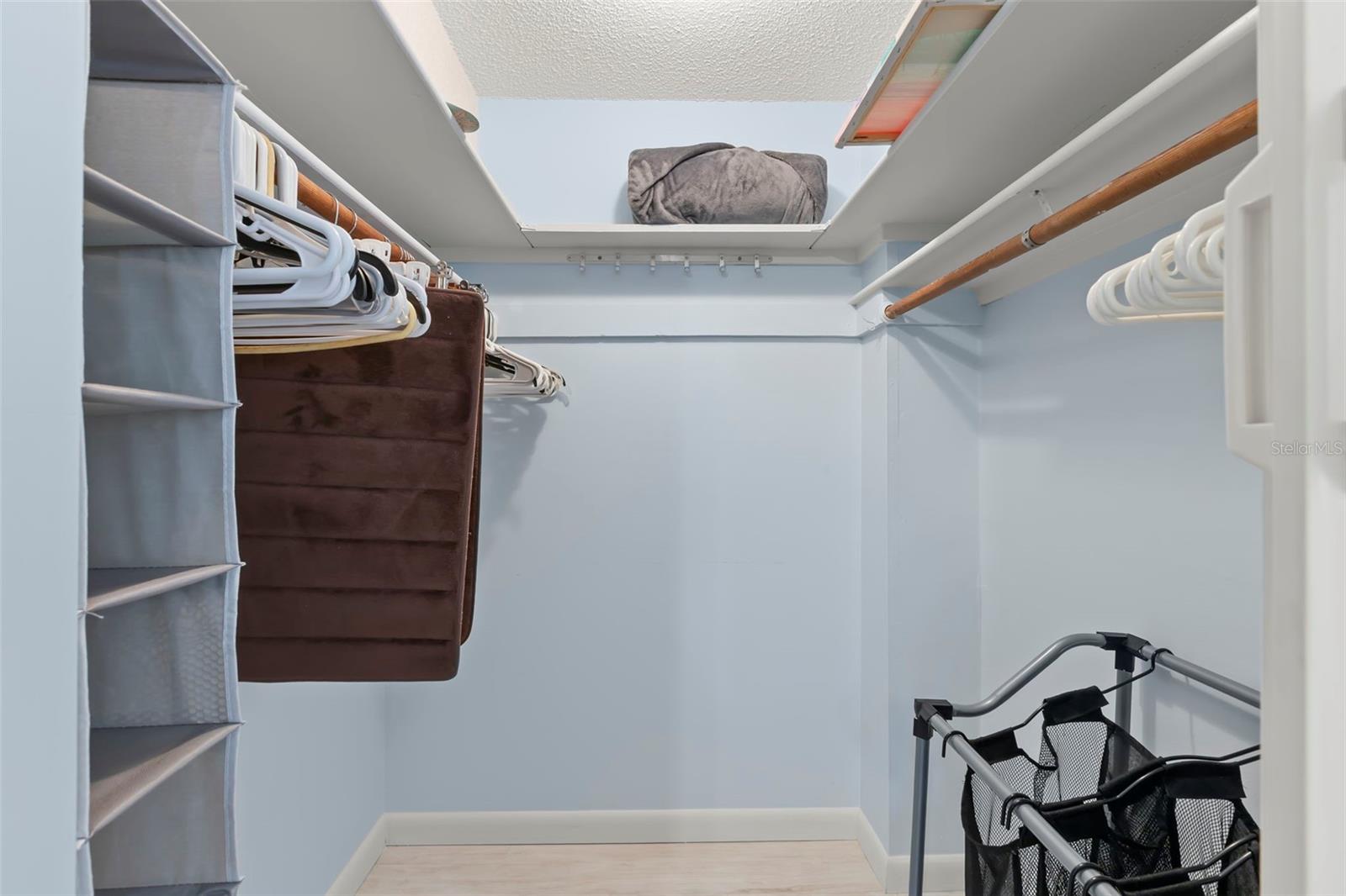 SHORE CREST BLDG - Residential