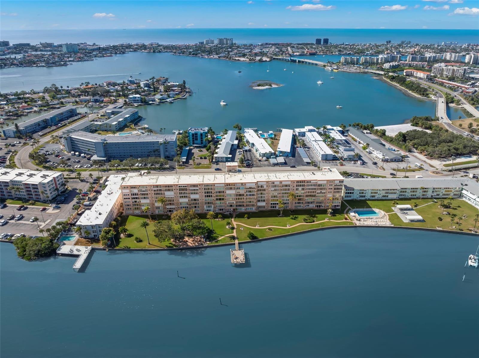 SHORE CREST BLDG - Residential