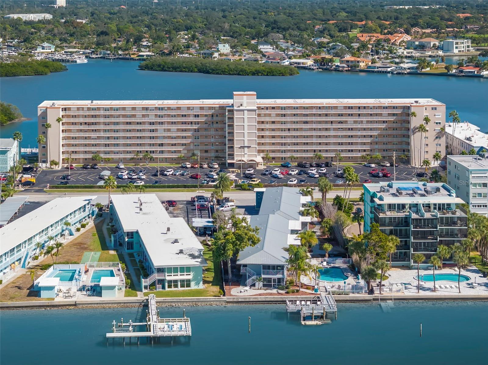 SHORE CREST BLDG - Residential