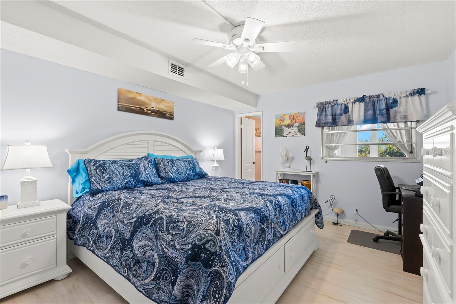 SHORE CREST BLDG - Residential