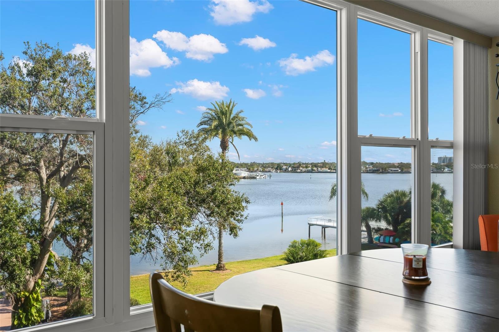 SHORE CREST BLDG - Residential