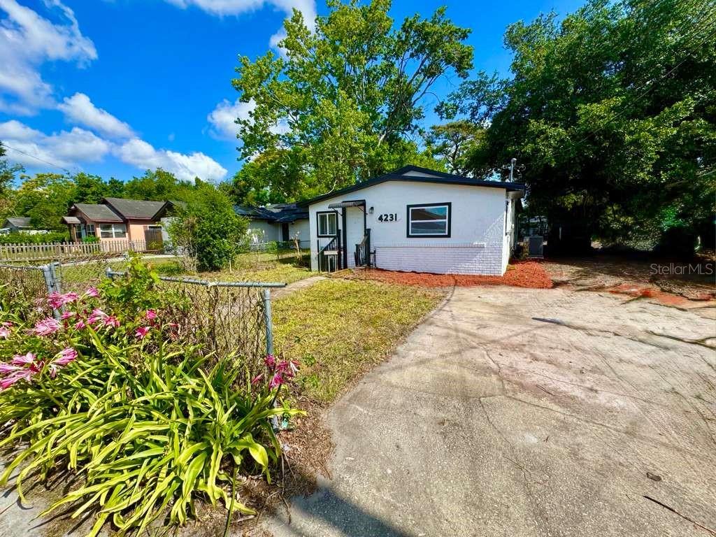 LAKE MANN SHORES - Residential