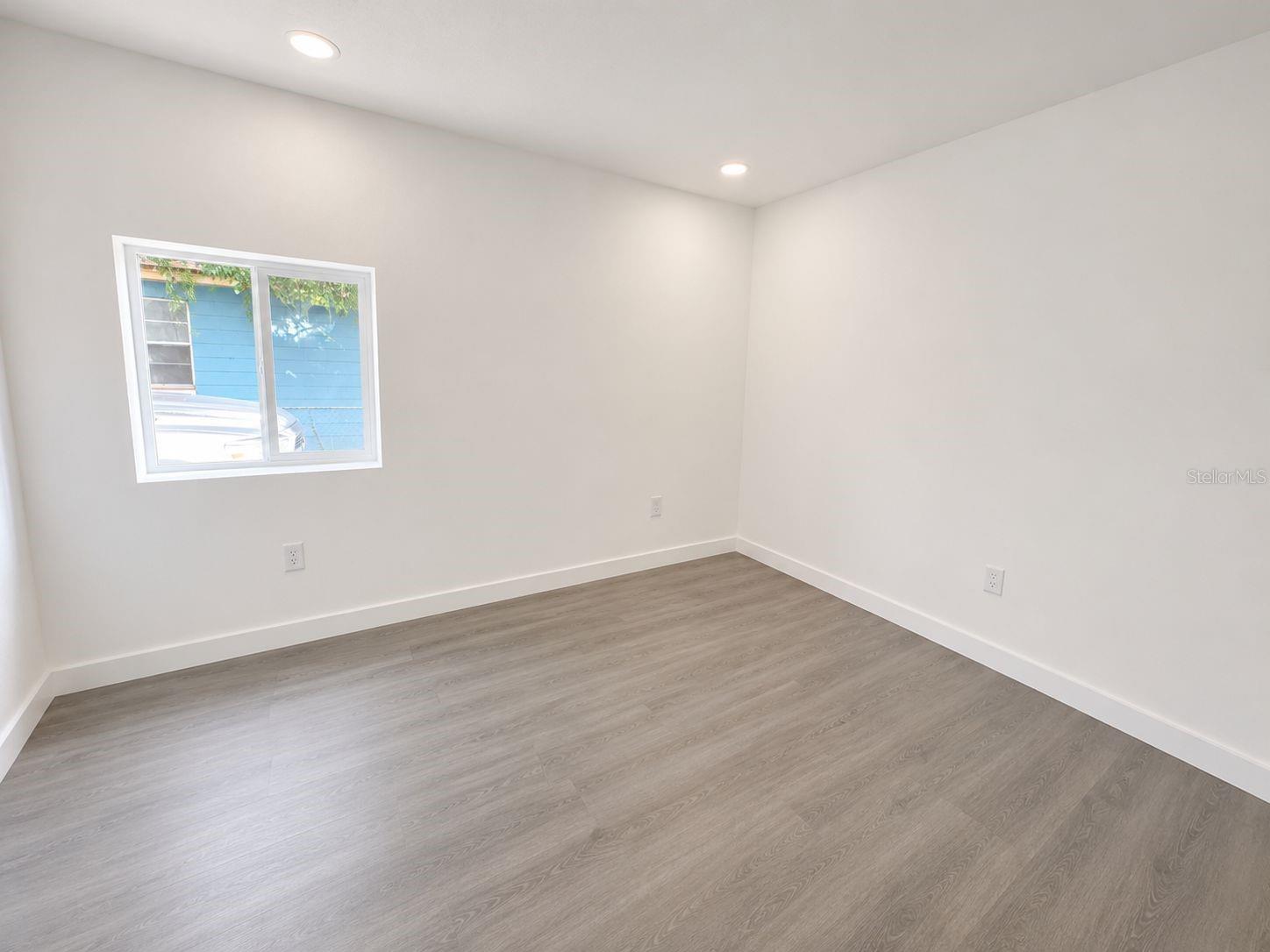 LAKE MANN SHORES - Residential