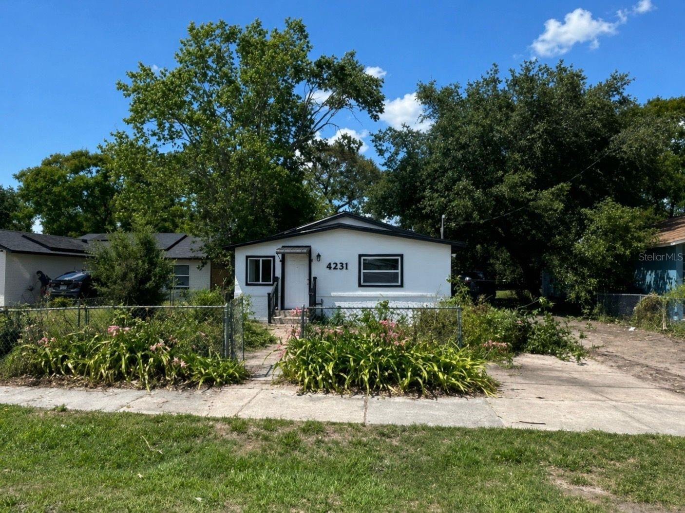 LAKE MANN SHORES - Residential
