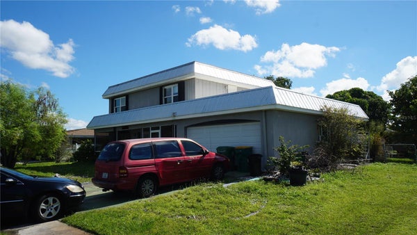 2436 AQUILOS CT, PORT CHARLOTTE, FL 33952 - Image 94c0c1c87fef15a9d405ffdb6ca4eafc/846967445