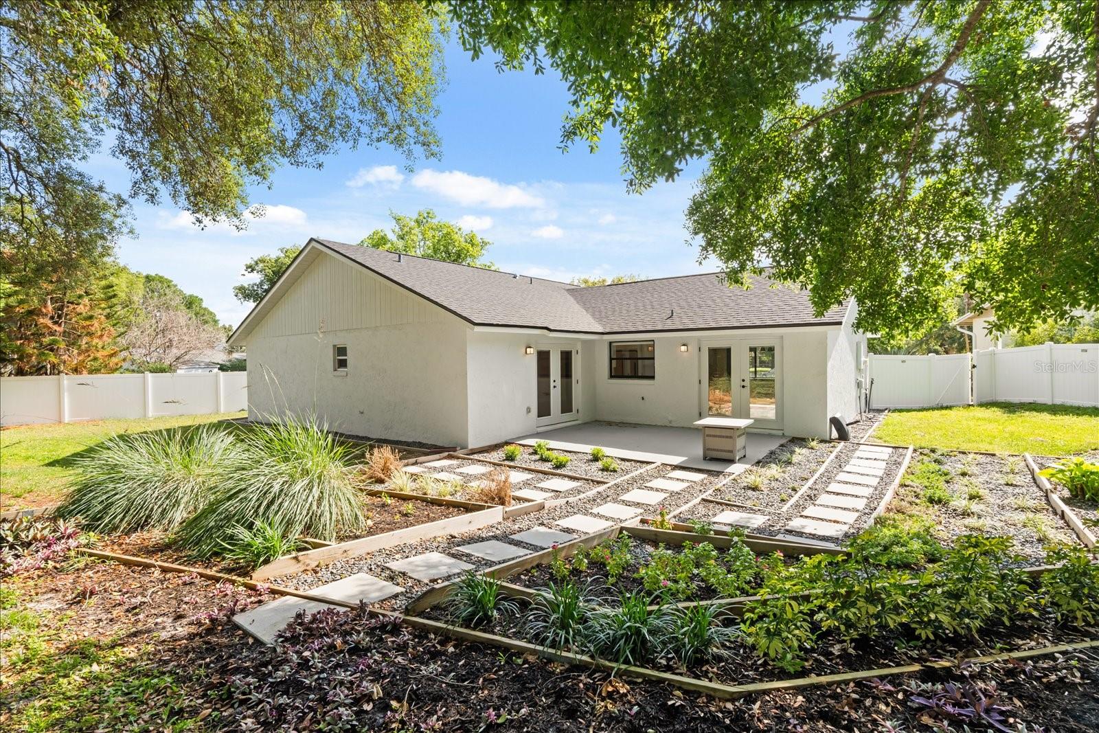 BAY LAKES AT GRANADA SEC 04 - Residential