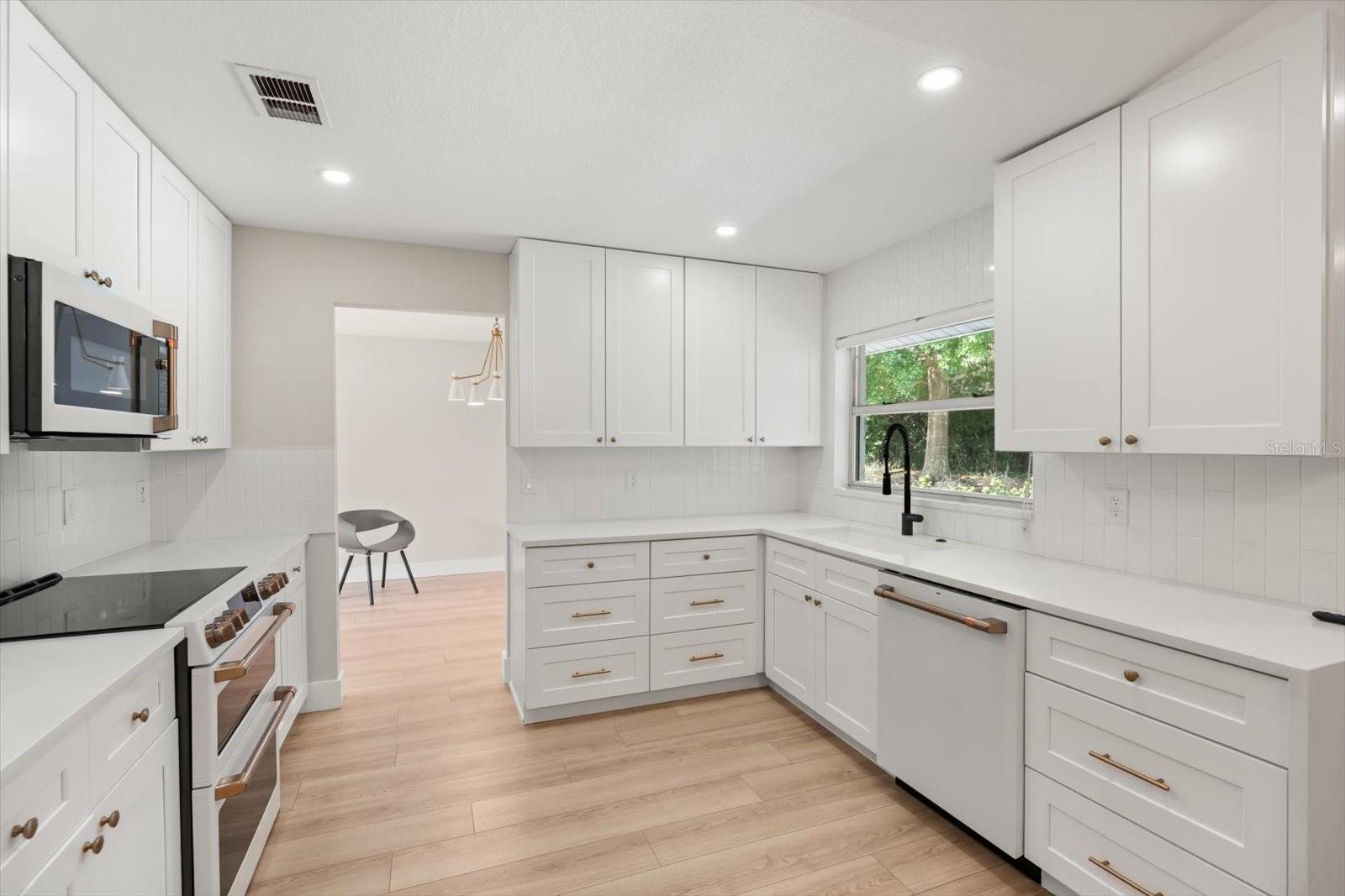 BAY LAKES AT GRANADA SEC 04 - Residential