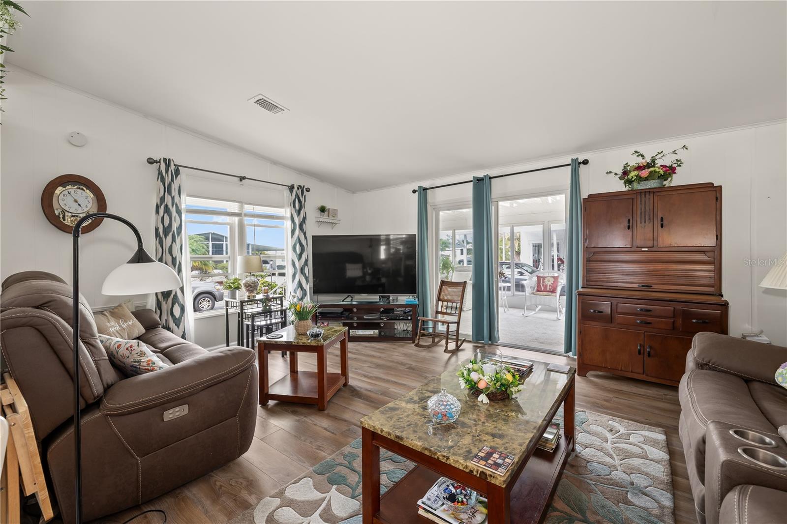 809 VILLA DEL SOL DRIVE