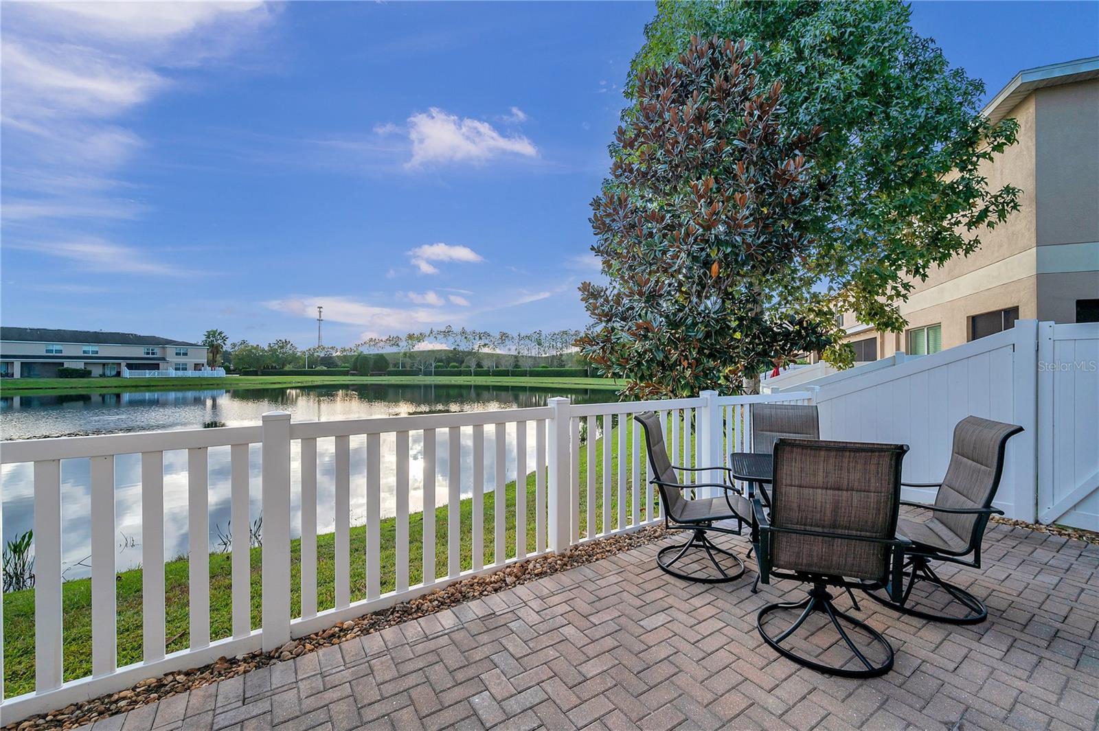 VERANDAH TWNHMS - Residential Lease