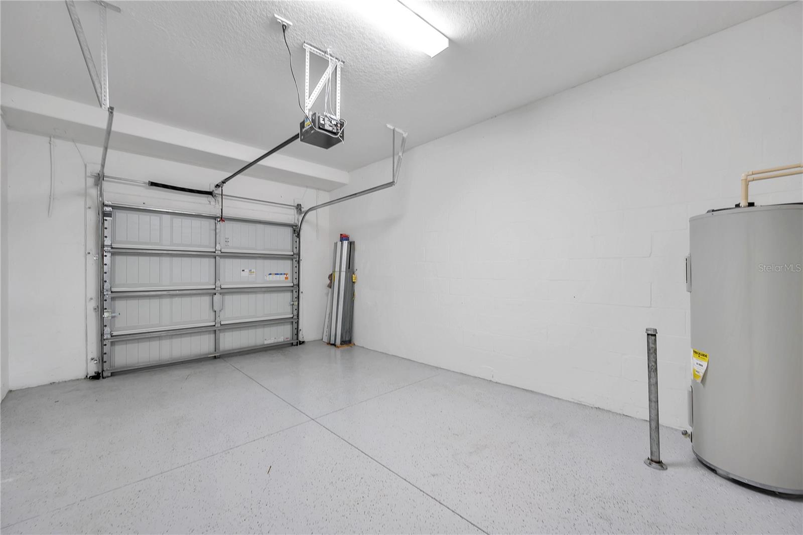 VERANDAH TWNHMS - Residential Lease