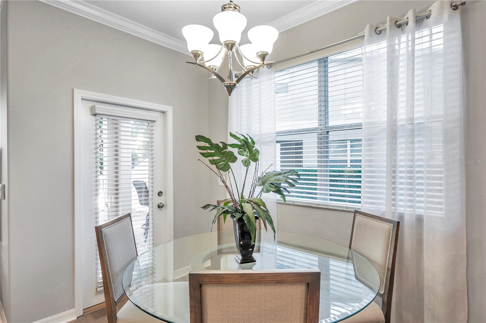 VERANDAH TWNHMS - Residential Lease