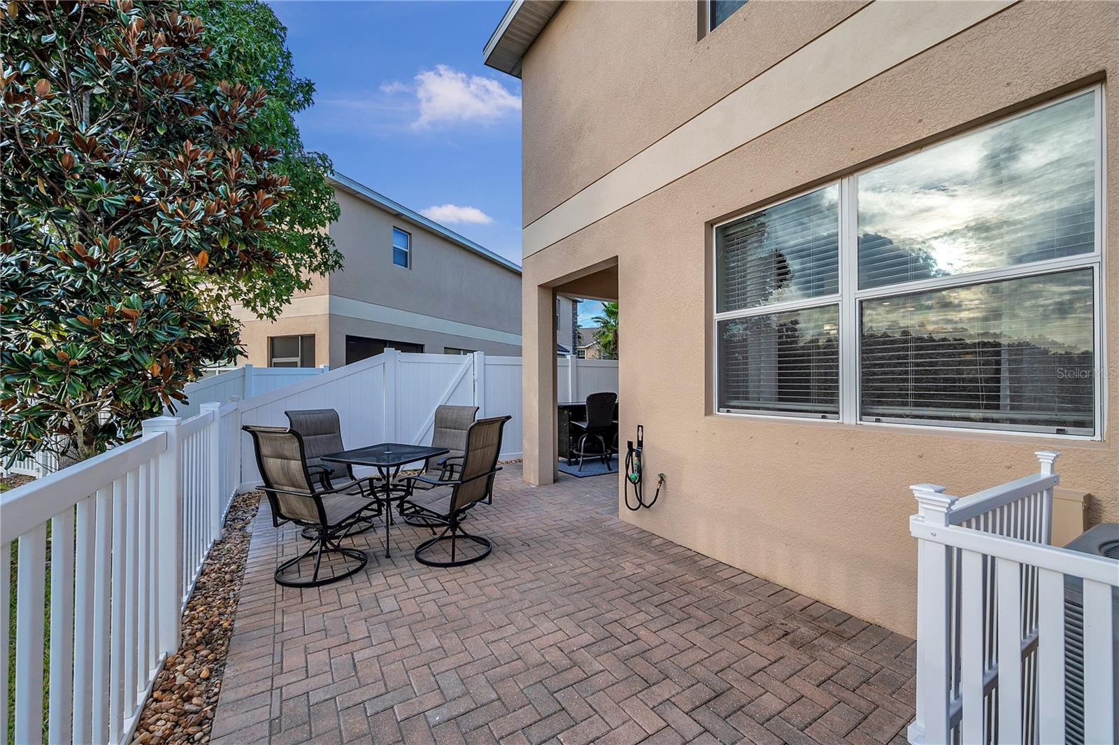VERANDAH TWNHMS - Residential Lease