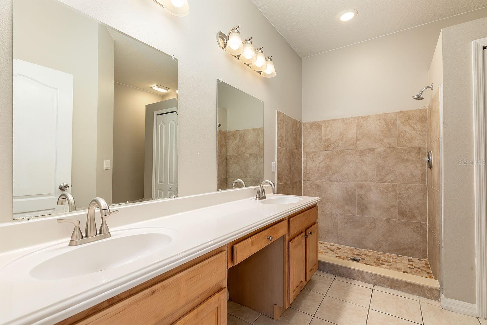 ROBINSON HILLS - Residential