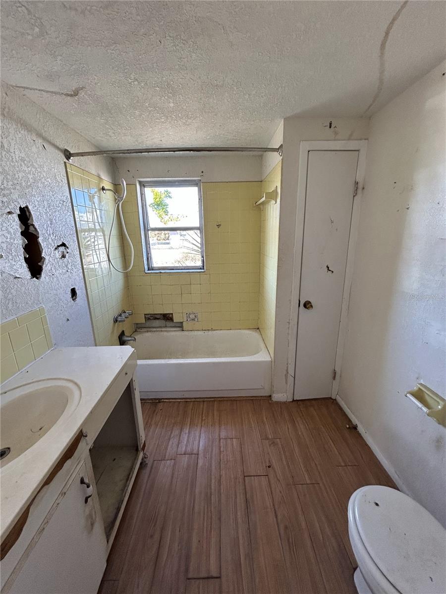 PINE LAKE - Residential