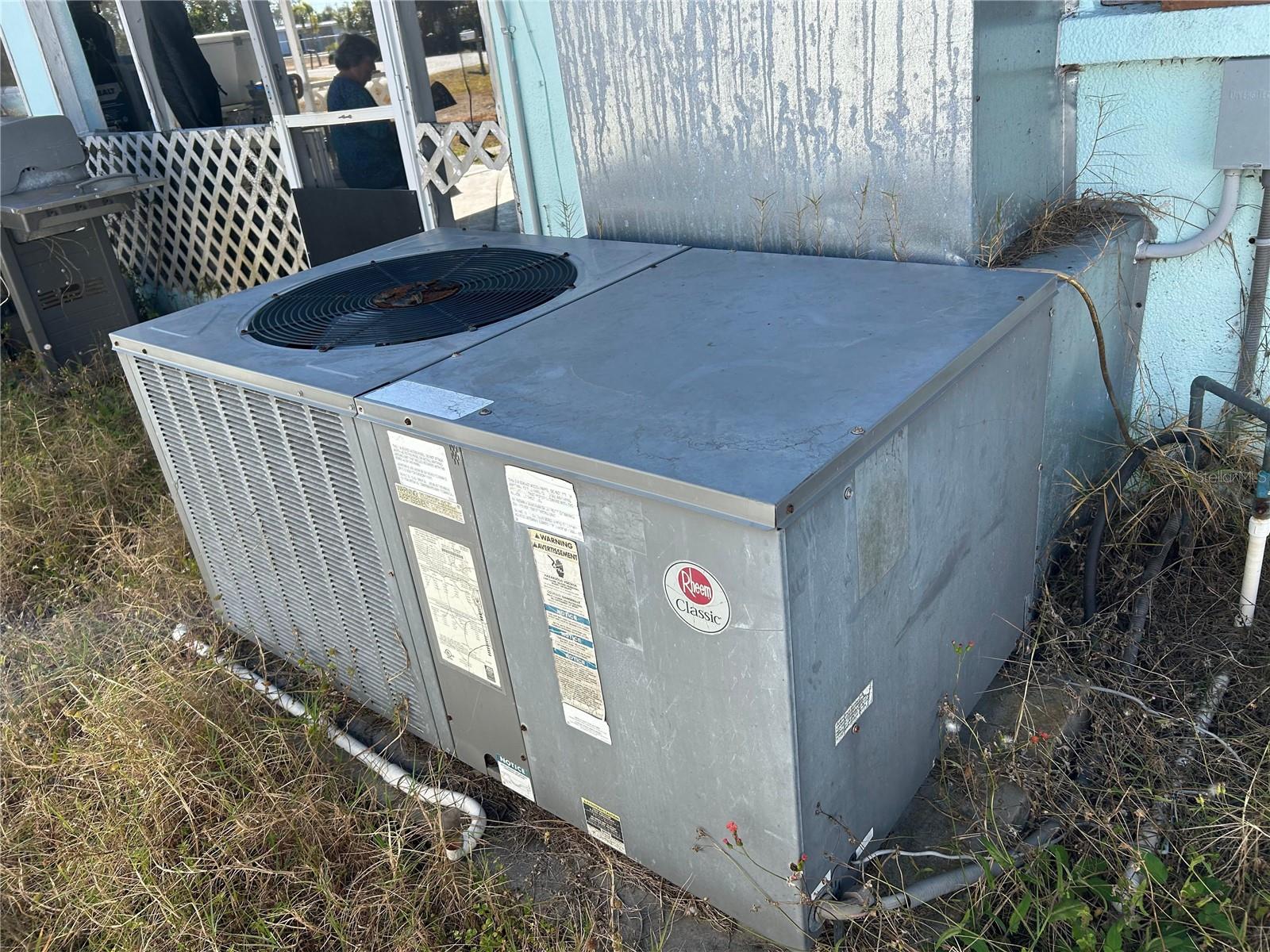 PINE LAKE - Residential