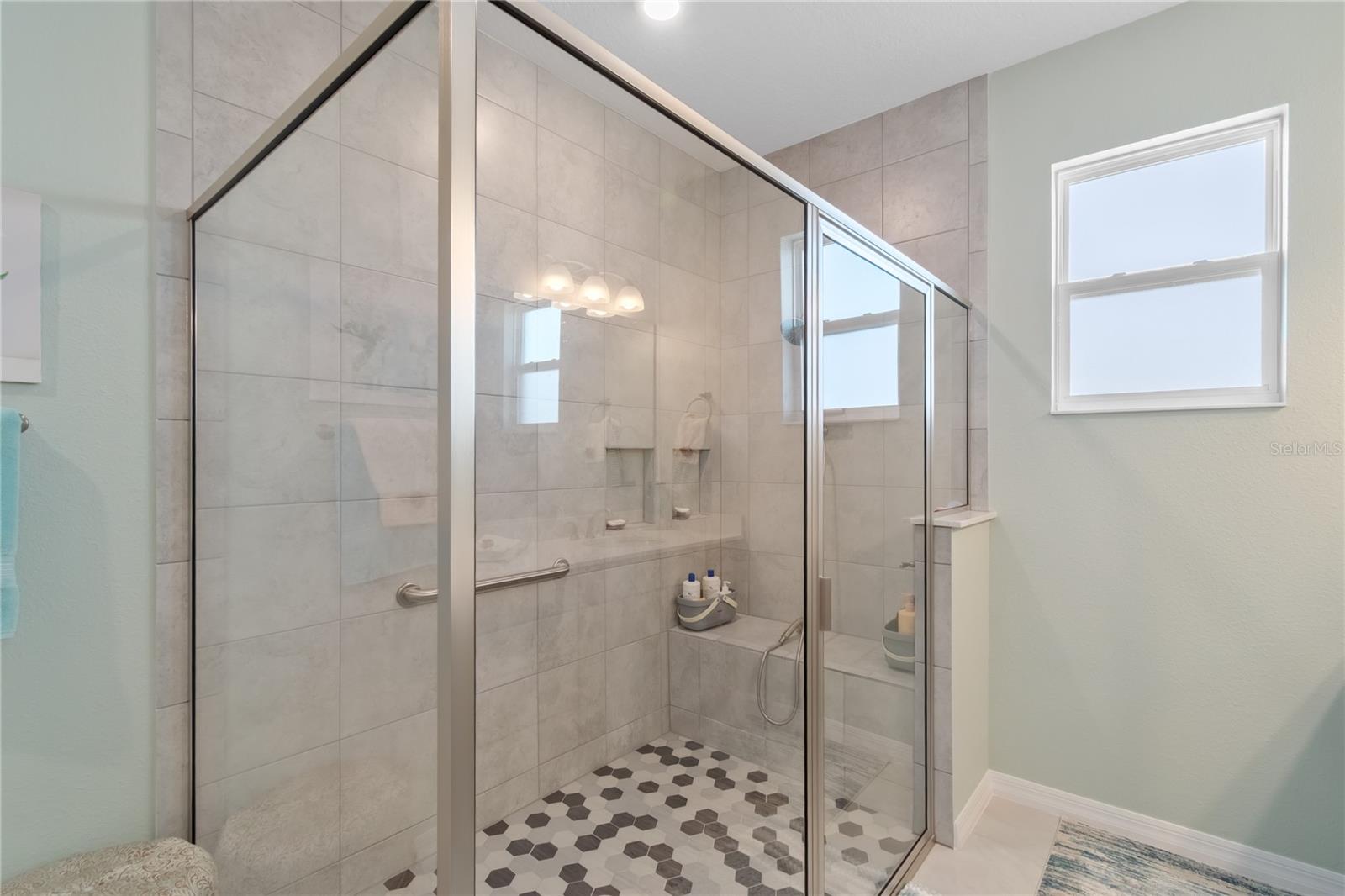 ON TOP OF THE WORLD - Residential