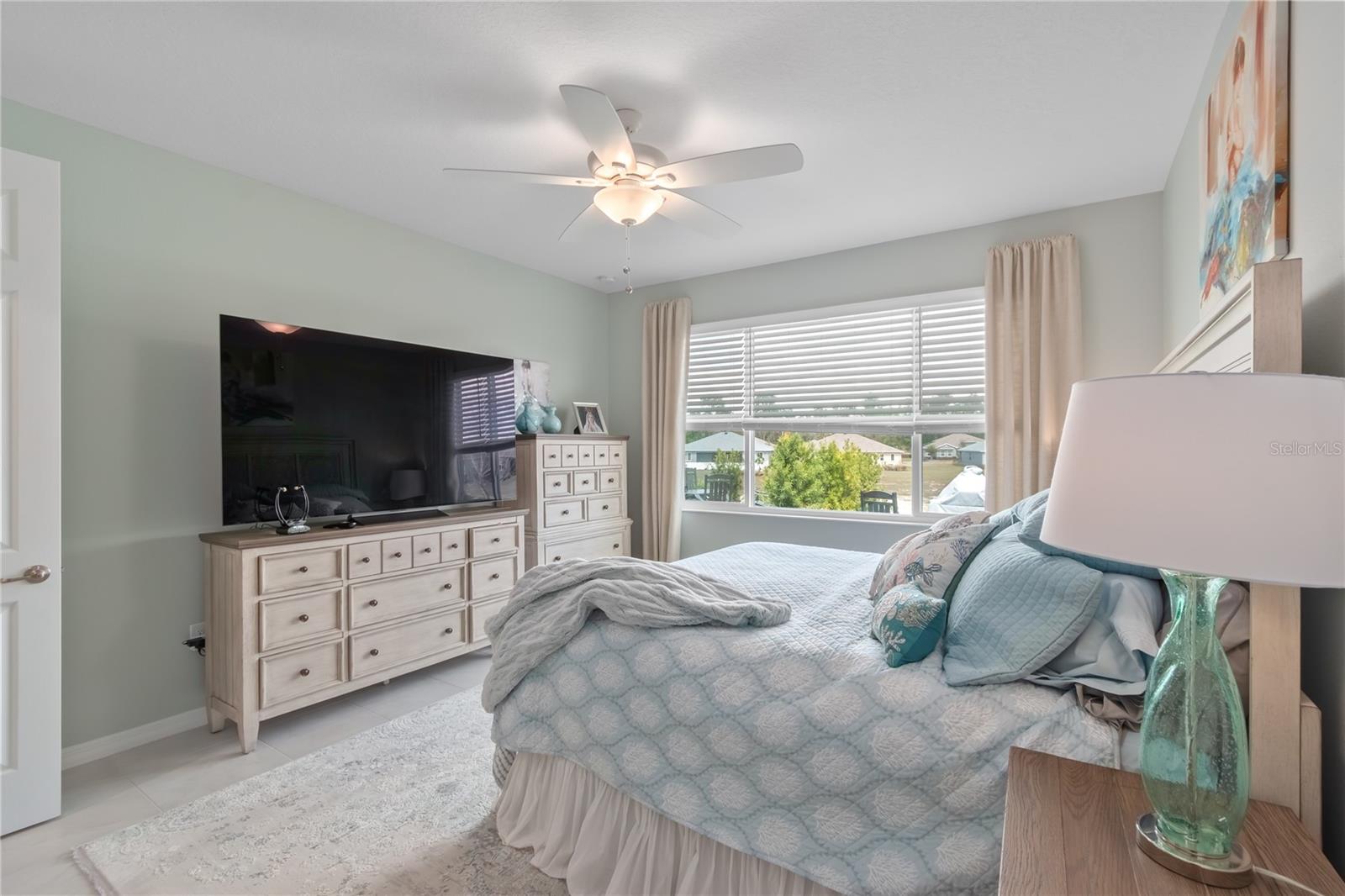 ON TOP OF THE WORLD - Residential