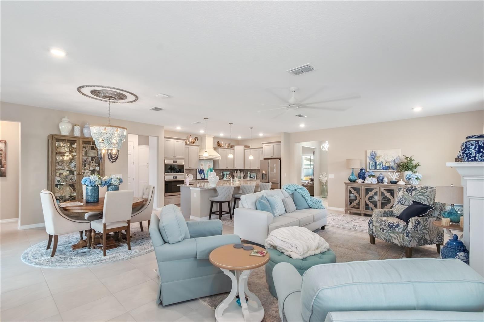 ON TOP OF THE WORLD - Residential