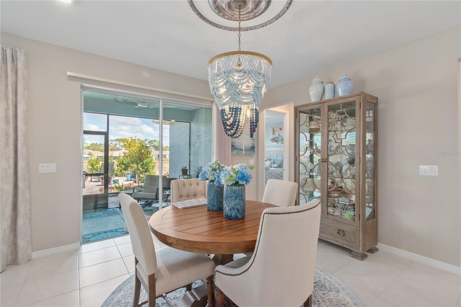 ON TOP OF THE WORLD - Residential