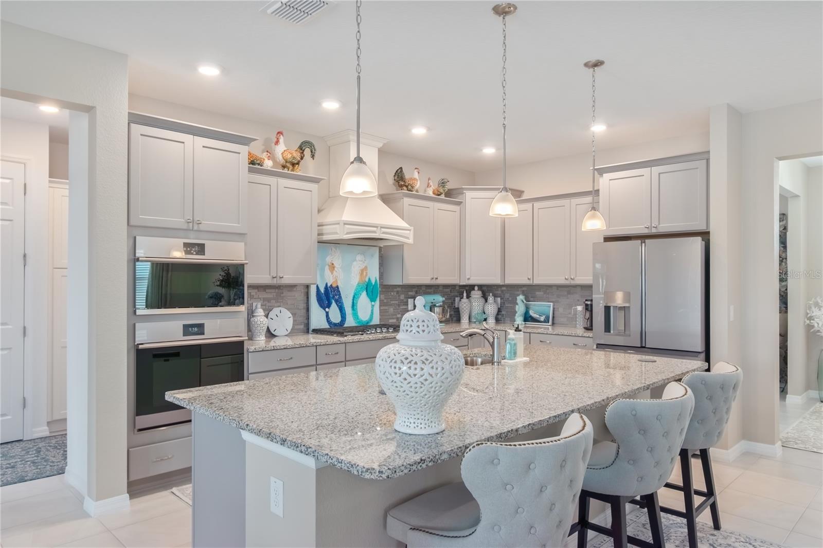 ON TOP OF THE WORLD - Residential