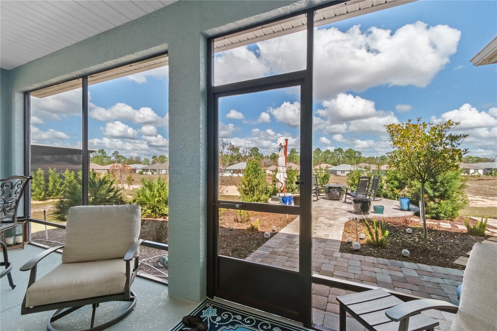 ON TOP OF THE WORLD - Residential