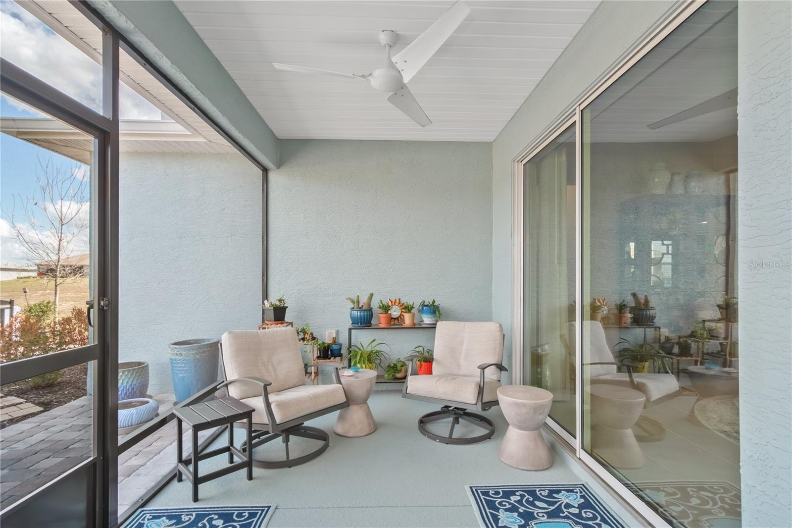 ON TOP OF THE WORLD - Residential