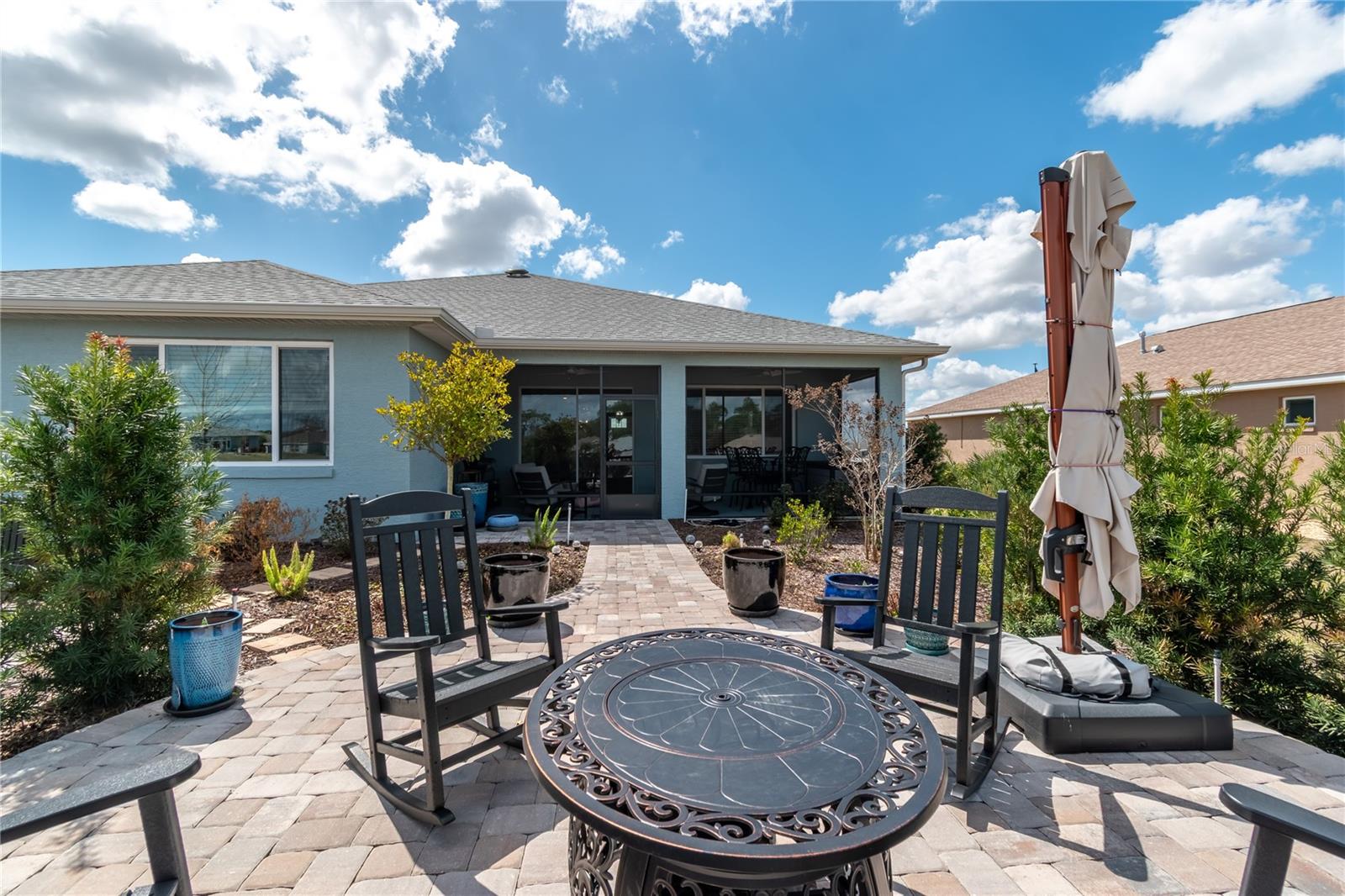 ON TOP OF THE WORLD - Residential