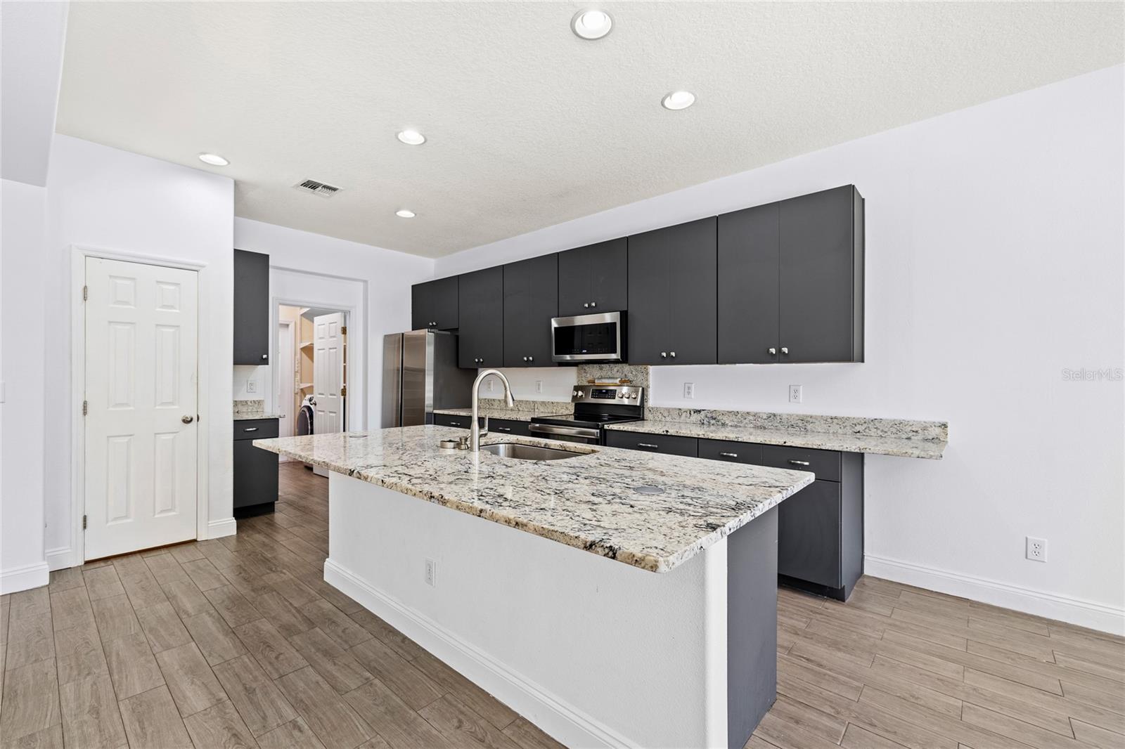 SUNRISE LAKES PH III SUB - Residential